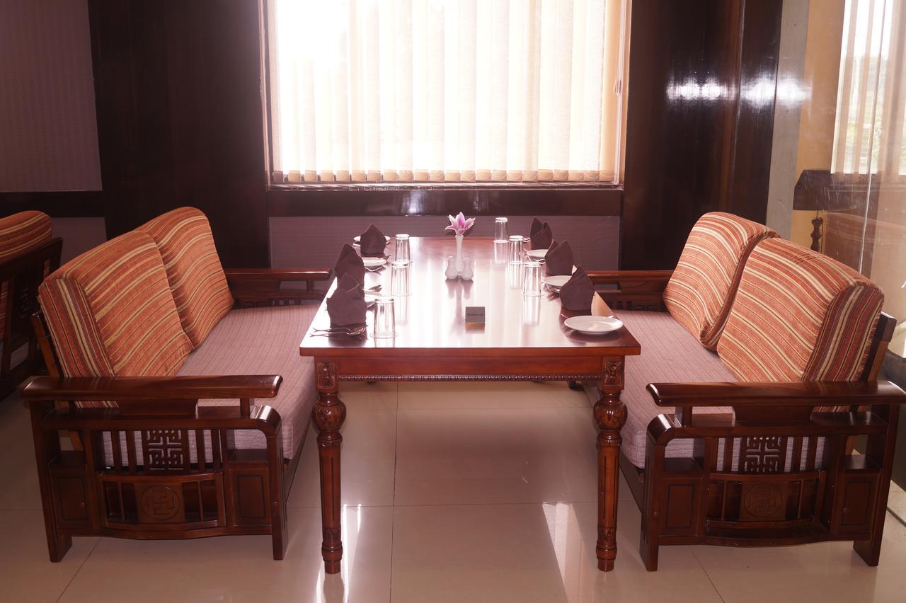 Hotel Kamlesh Continental à Angul Extérieur photo