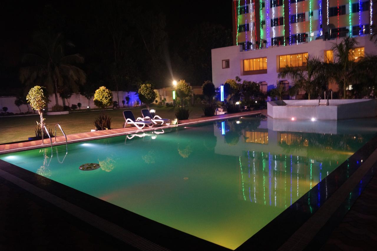 Hotel Kamlesh Continental à Angul Extérieur photo