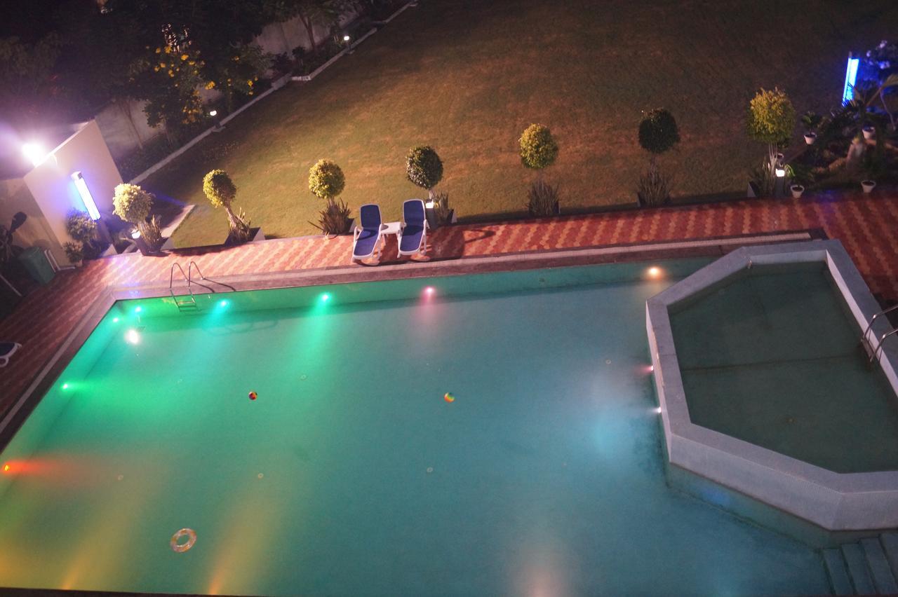 Hotel Kamlesh Continental à Angul Extérieur photo