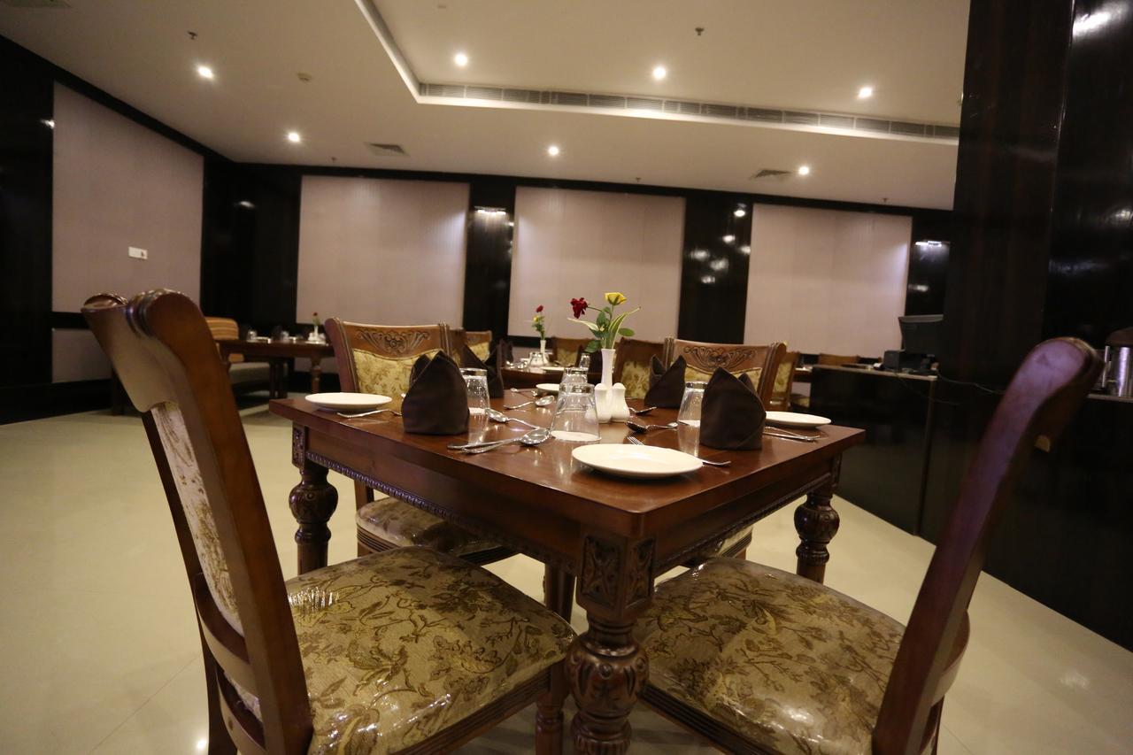 Hotel Kamlesh Continental à Angul Extérieur photo