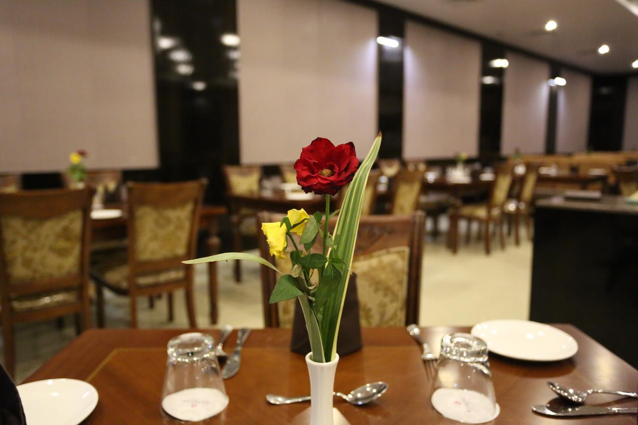 Hotel Kamlesh Continental à Angul Extérieur photo