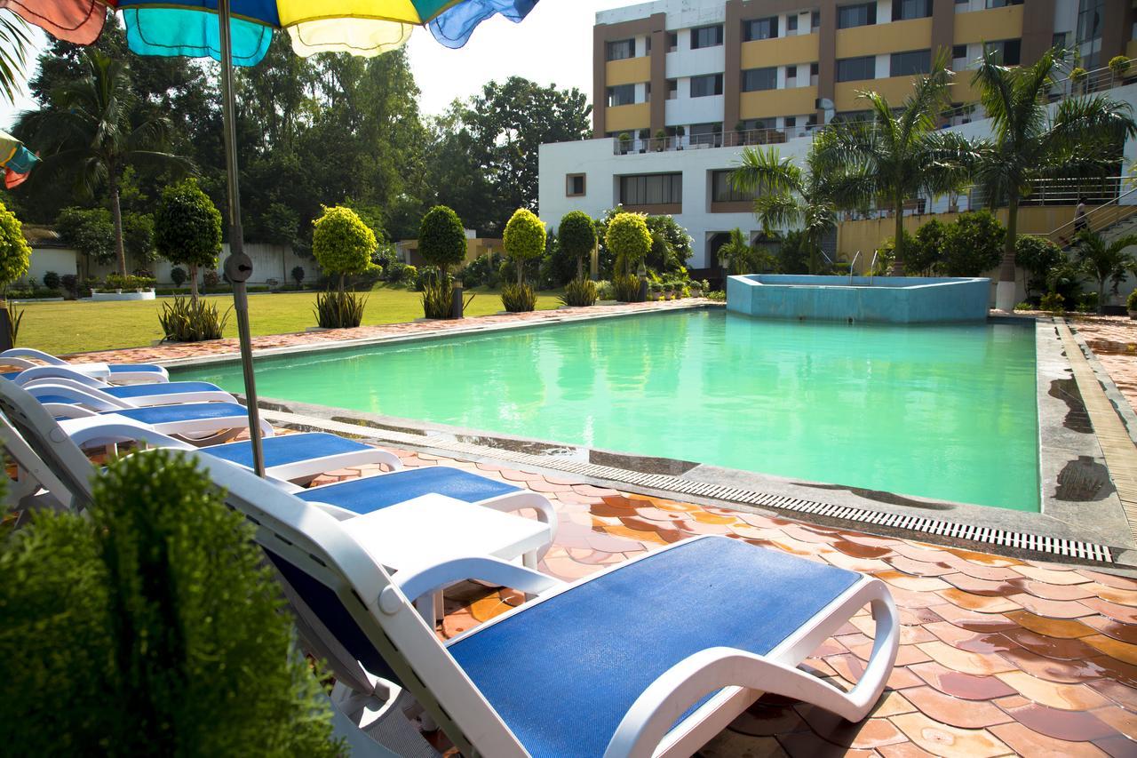 Hotel Kamlesh Continental à Angul Extérieur photo